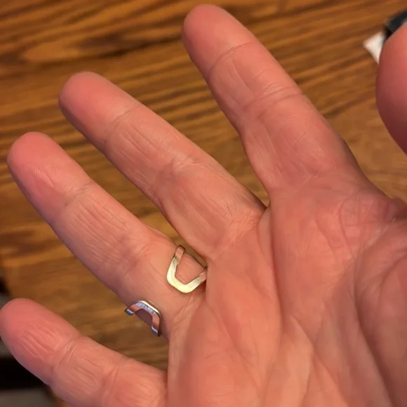 NWOT Ring - Picture 4 of 4